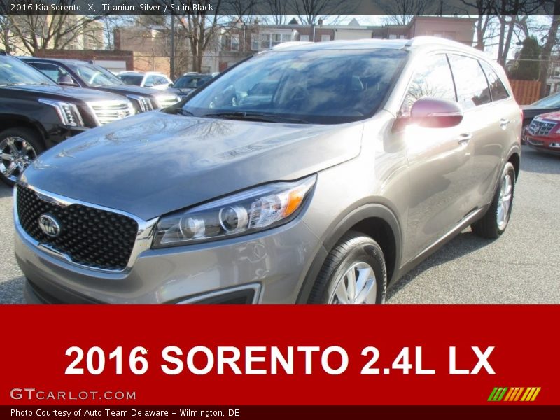 Titanium Silver / Satin Black 2016 Kia Sorento LX