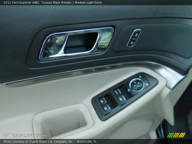 Tuxedo Black Metallic / Medium Light Stone 2013 Ford Explorer 4WD