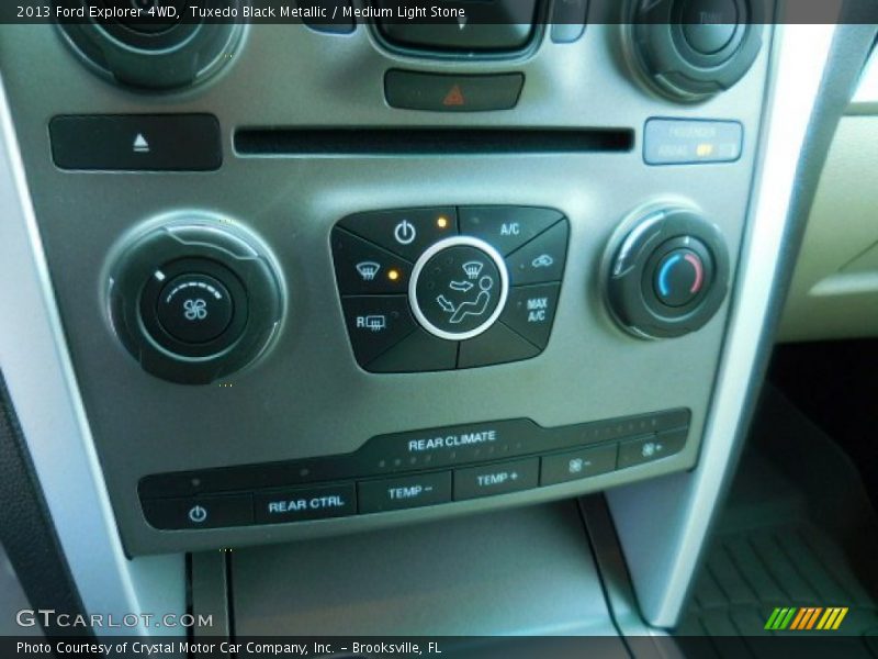 Tuxedo Black Metallic / Medium Light Stone 2013 Ford Explorer 4WD