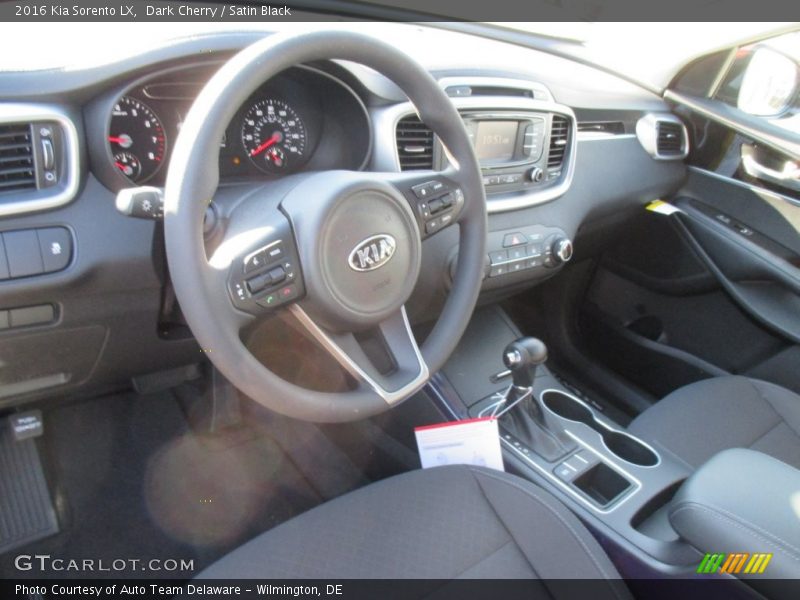 Dark Cherry / Satin Black 2016 Kia Sorento LX