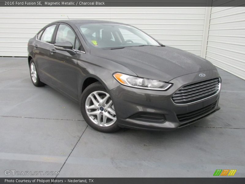 Magnetic Metallic / Charcoal Black 2016 Ford Fusion SE