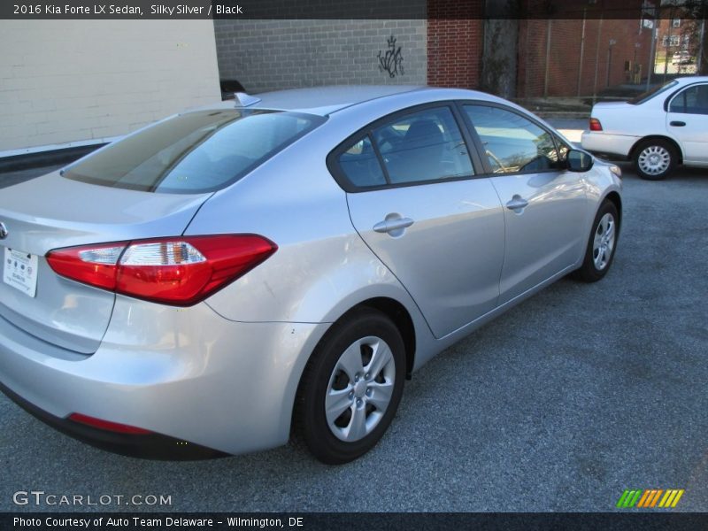 Silky Silver / Black 2016 Kia Forte LX Sedan