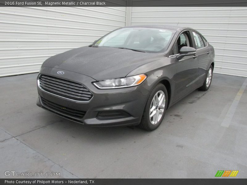 Magnetic Metallic / Charcoal Black 2016 Ford Fusion SE