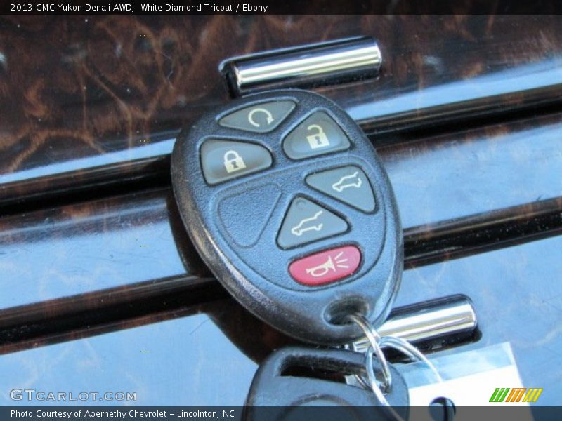White Diamond Tricoat / Ebony 2013 GMC Yukon Denali AWD