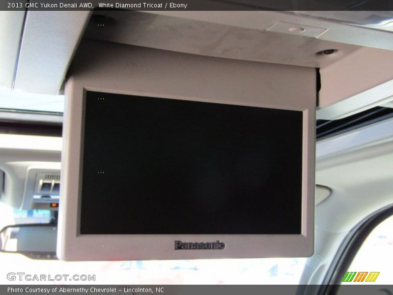 White Diamond Tricoat / Ebony 2013 GMC Yukon Denali AWD