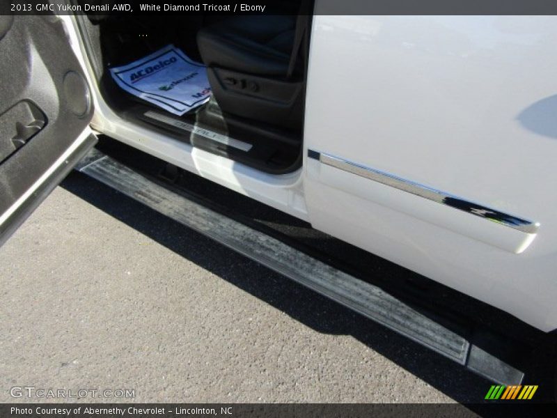 White Diamond Tricoat / Ebony 2013 GMC Yukon Denali AWD