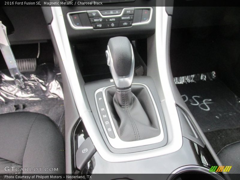 Magnetic Metallic / Charcoal Black 2016 Ford Fusion SE