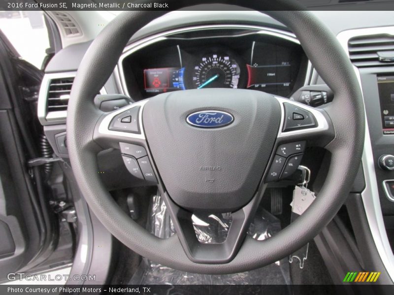 Magnetic Metallic / Charcoal Black 2016 Ford Fusion SE