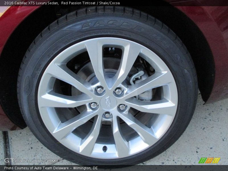  2016 XTS Luxury Sedan Wheel
