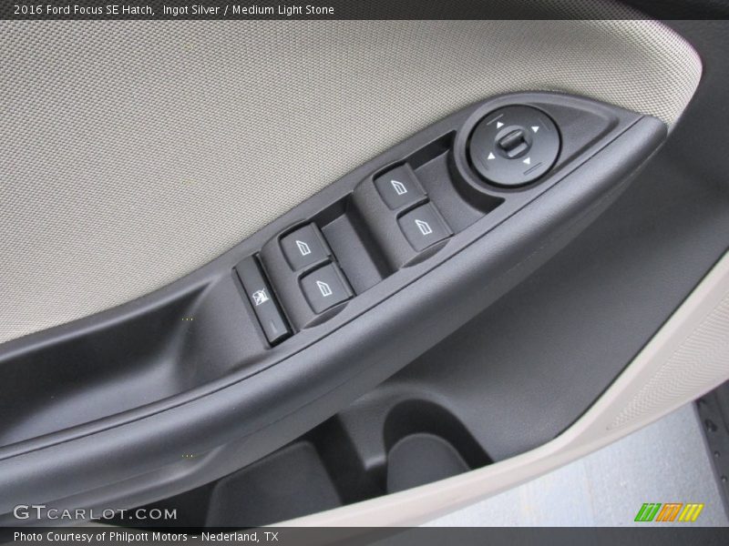 Ingot Silver / Medium Light Stone 2016 Ford Focus SE Hatch