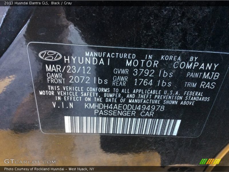 Black / Gray 2013 Hyundai Elantra GLS