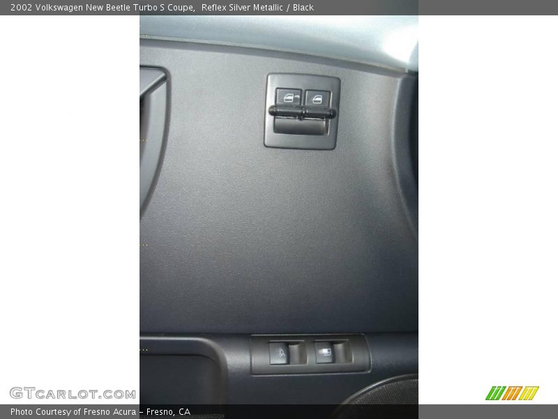 Reflex Silver Metallic / Black 2002 Volkswagen New Beetle Turbo S Coupe