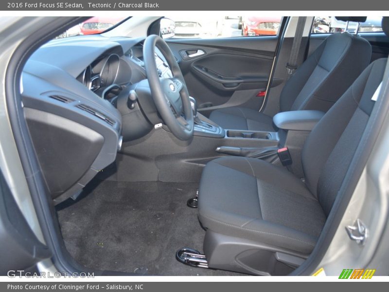 Tectonic / Charcoal Black 2016 Ford Focus SE Sedan