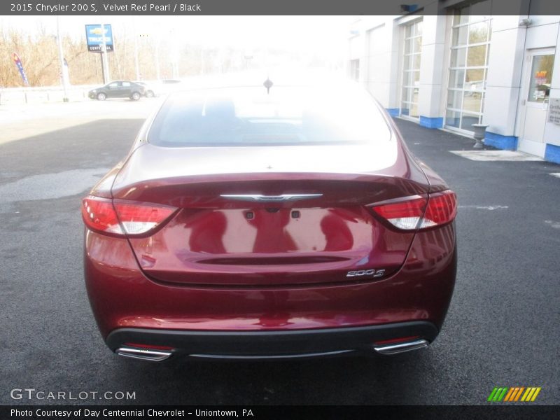 Velvet Red Pearl / Black 2015 Chrysler 200 S