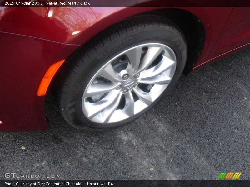 Velvet Red Pearl / Black 2015 Chrysler 200 S