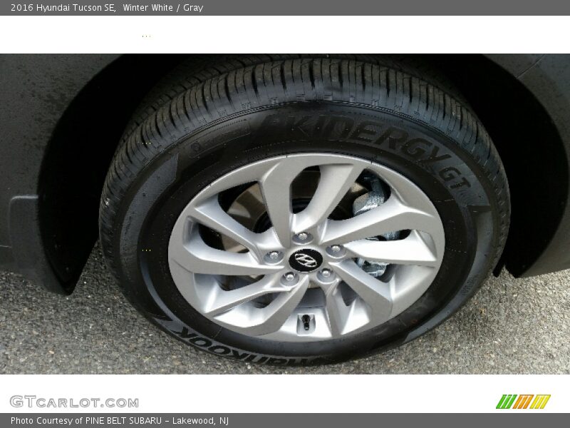 Winter White / Gray 2016 Hyundai Tucson SE
