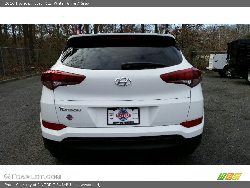 Winter White / Gray 2016 Hyundai Tucson SE