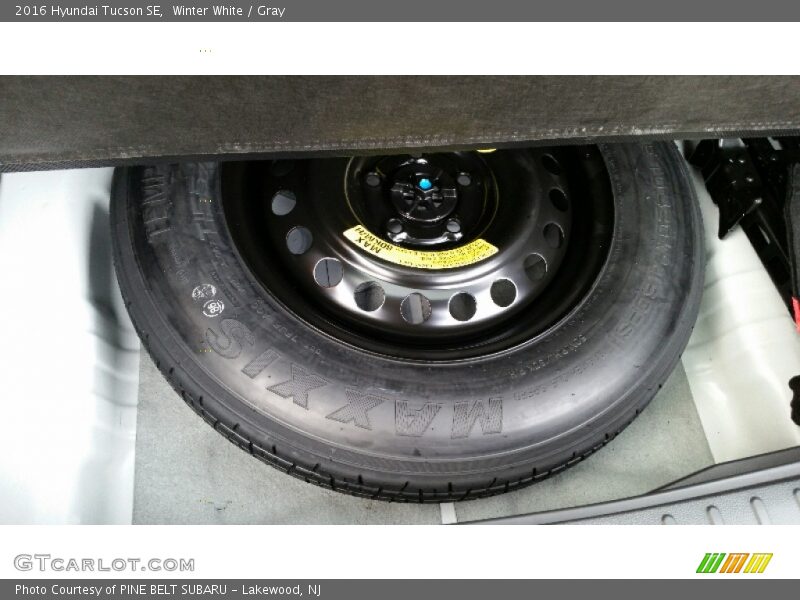 Winter White / Gray 2016 Hyundai Tucson SE