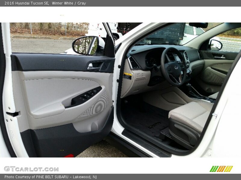 Winter White / Gray 2016 Hyundai Tucson SE