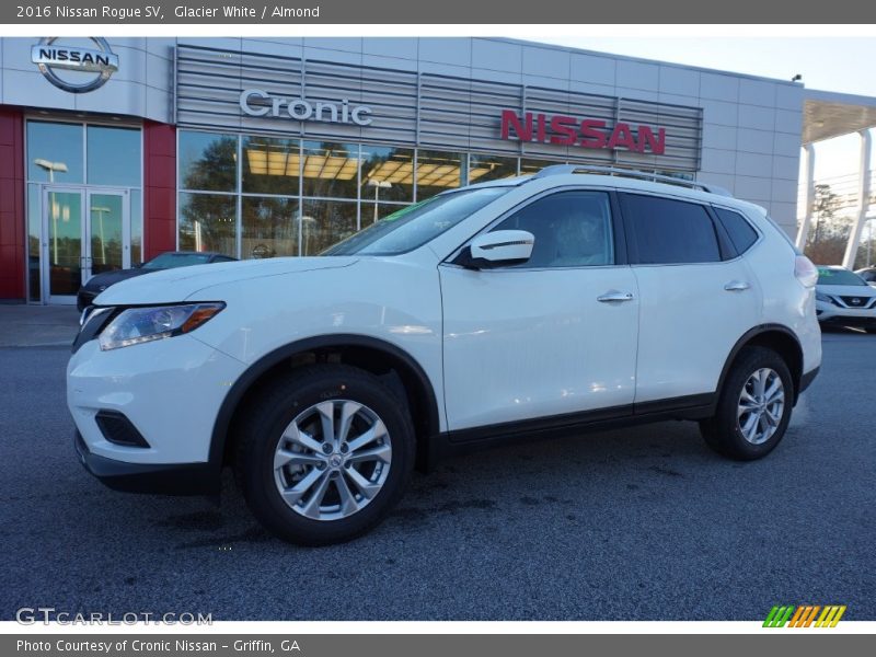 Glacier White / Almond 2016 Nissan Rogue SV