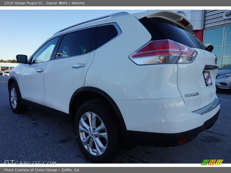 Glacier White / Almond 2016 Nissan Rogue SV