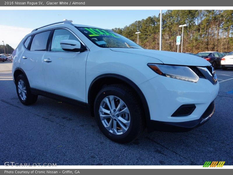 Glacier White / Almond 2016 Nissan Rogue SV