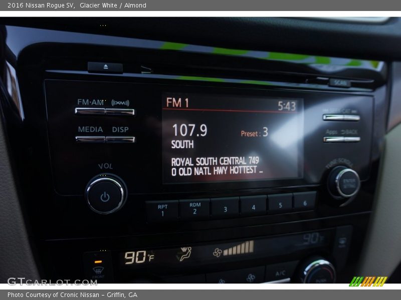 Glacier White / Almond 2016 Nissan Rogue SV