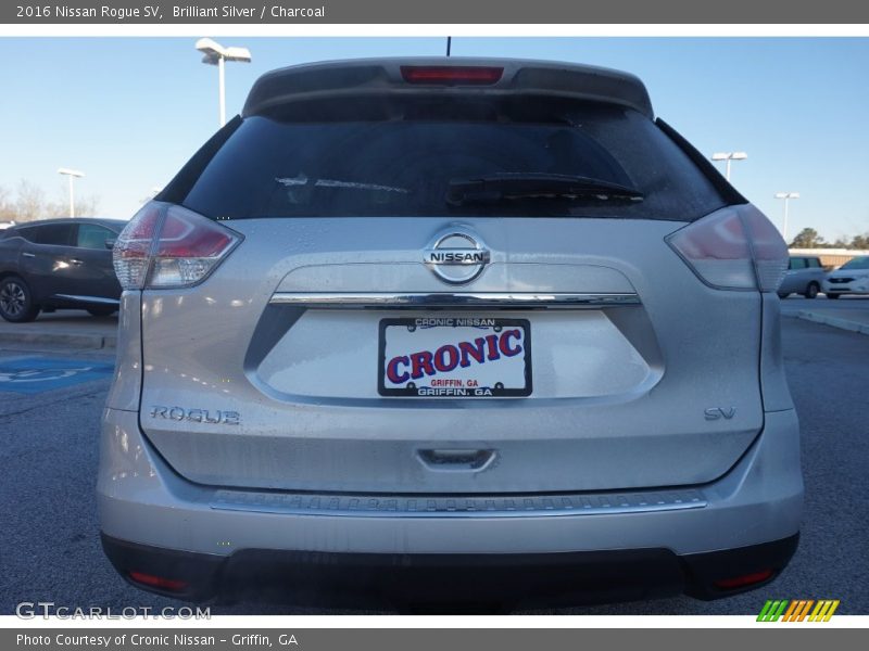 Brilliant Silver / Charcoal 2016 Nissan Rogue SV