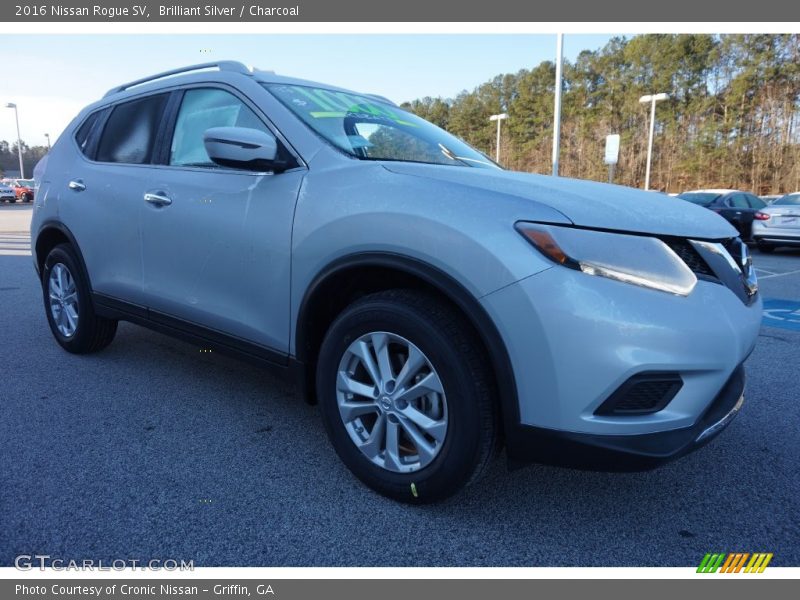 Brilliant Silver / Charcoal 2016 Nissan Rogue SV
