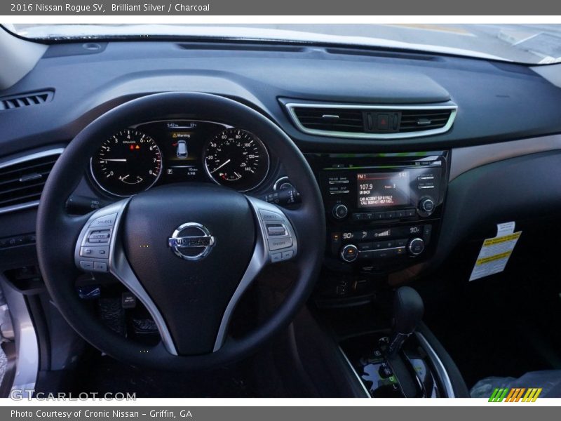 Brilliant Silver / Charcoal 2016 Nissan Rogue SV