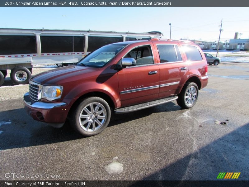Front 3/4 View of 2007 Aspen Limited HEMI 4WD