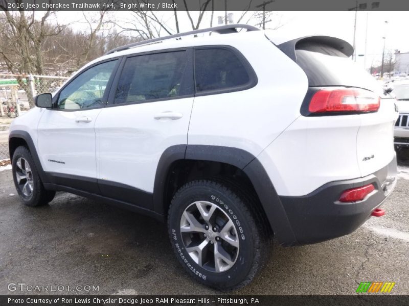 Bright White / Black 2016 Jeep Cherokee Trailhawk 4x4
