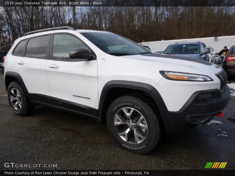 Bright White / Black 2016 Jeep Cherokee Trailhawk 4x4