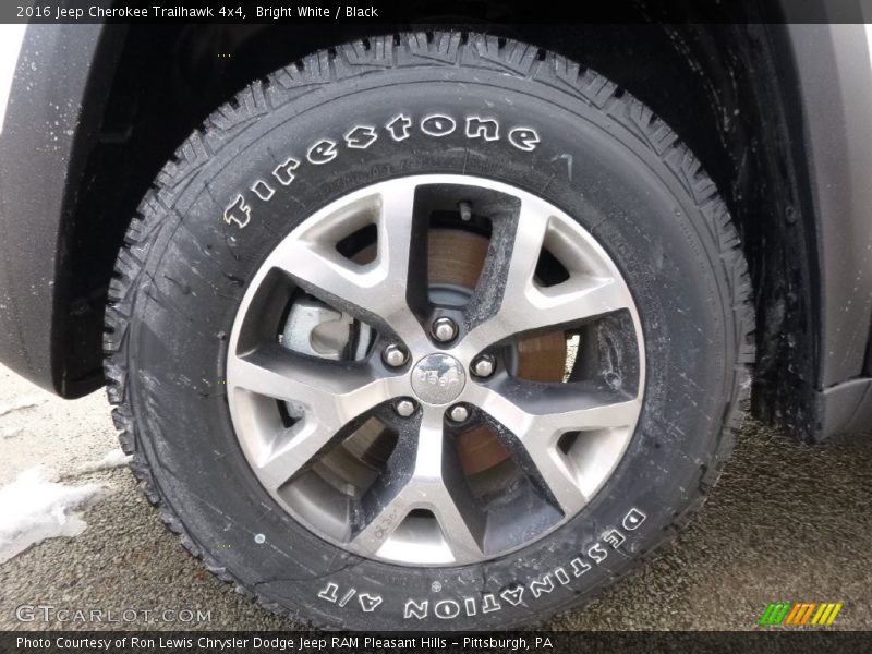 Bright White / Black 2016 Jeep Cherokee Trailhawk 4x4
