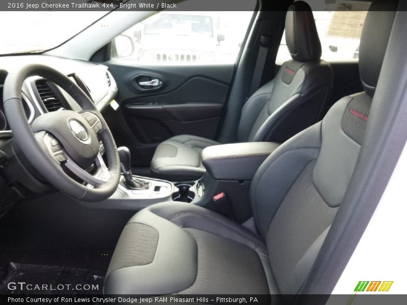 Bright White / Black 2016 Jeep Cherokee Trailhawk 4x4
