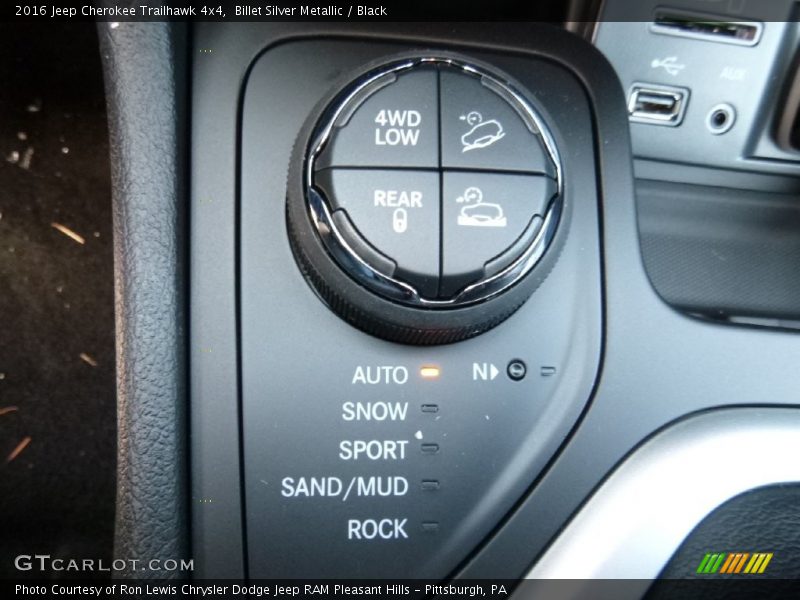 Billet Silver Metallic / Black 2016 Jeep Cherokee Trailhawk 4x4