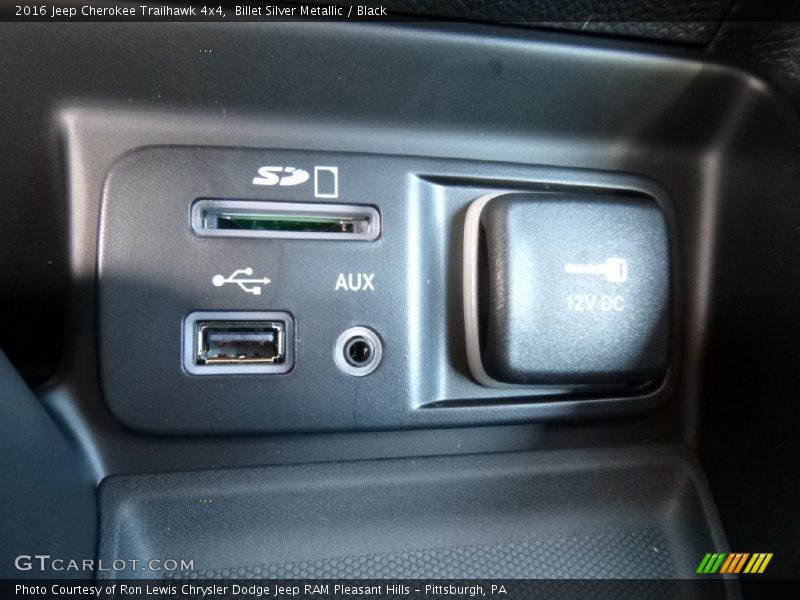 Billet Silver Metallic / Black 2016 Jeep Cherokee Trailhawk 4x4