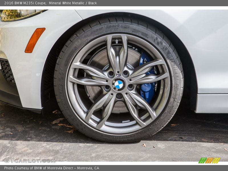 Mineral White Metallic / Black 2016 BMW M235i Coupe
