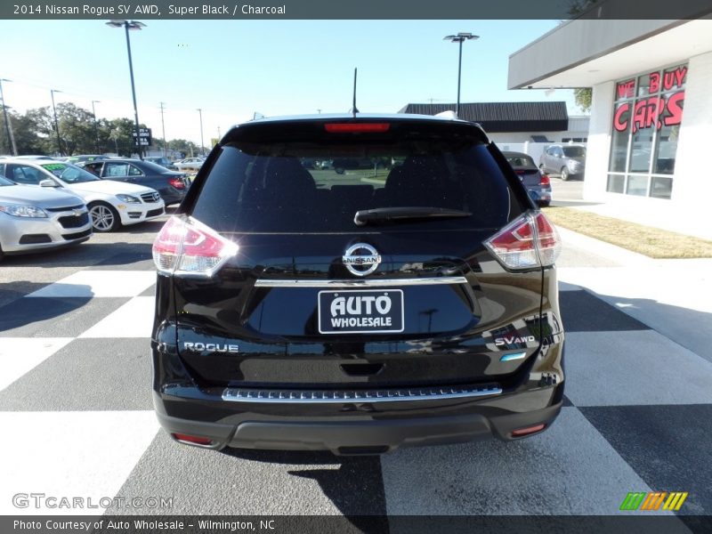 Super Black / Charcoal 2014 Nissan Rogue SV AWD
