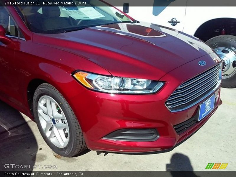 Ruby Red Metallic / Dune 2016 Ford Fusion SE