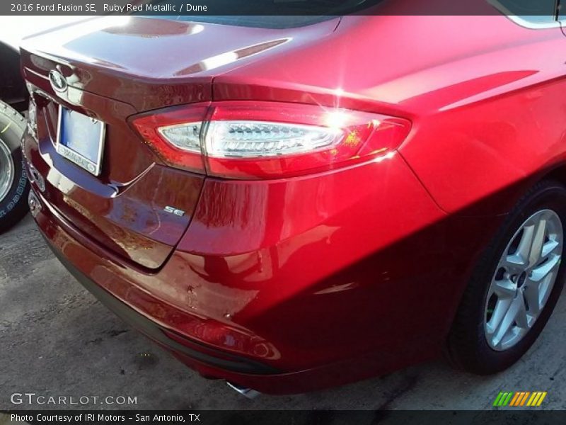 Ruby Red Metallic / Dune 2016 Ford Fusion SE