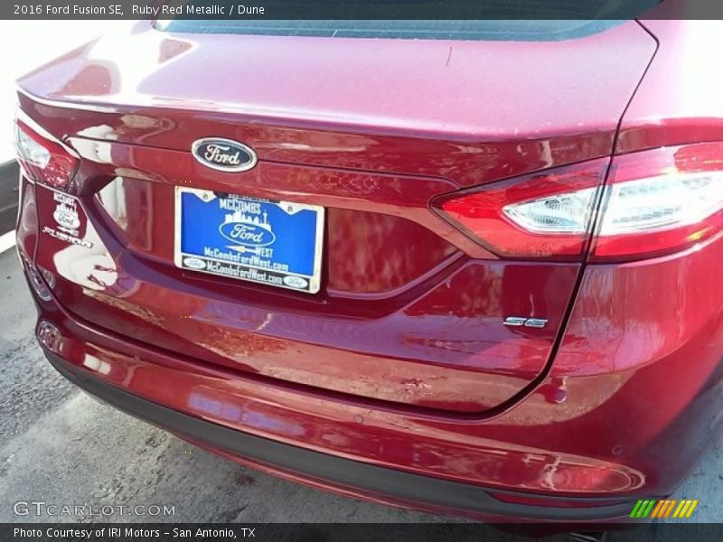 Ruby Red Metallic / Dune 2016 Ford Fusion SE