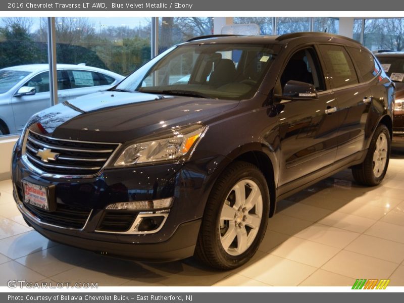 Blue Velvet Metallic / Ebony 2016 Chevrolet Traverse LT AWD