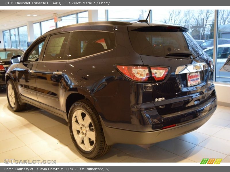 Blue Velvet Metallic / Ebony 2016 Chevrolet Traverse LT AWD