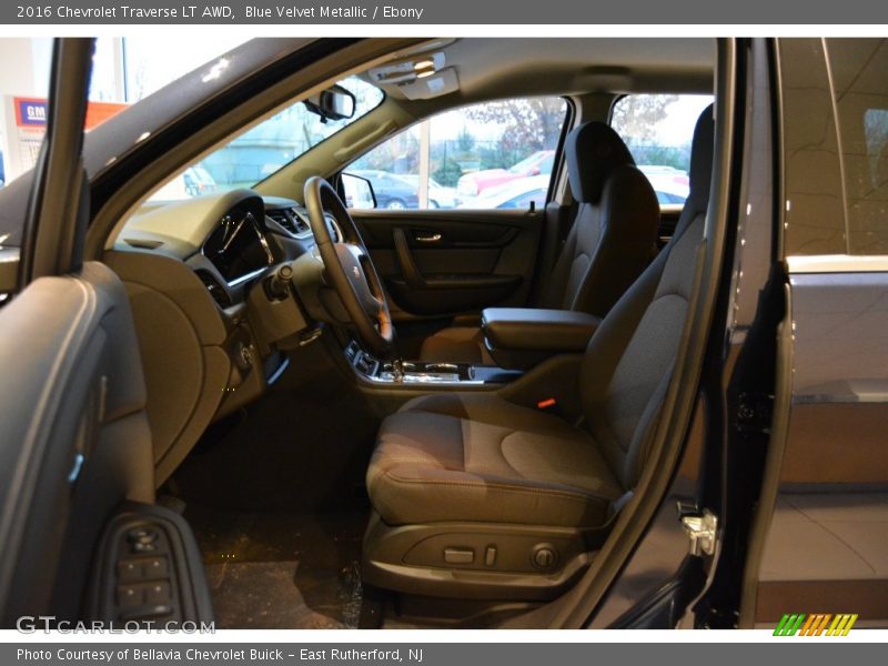 Blue Velvet Metallic / Ebony 2016 Chevrolet Traverse LT AWD