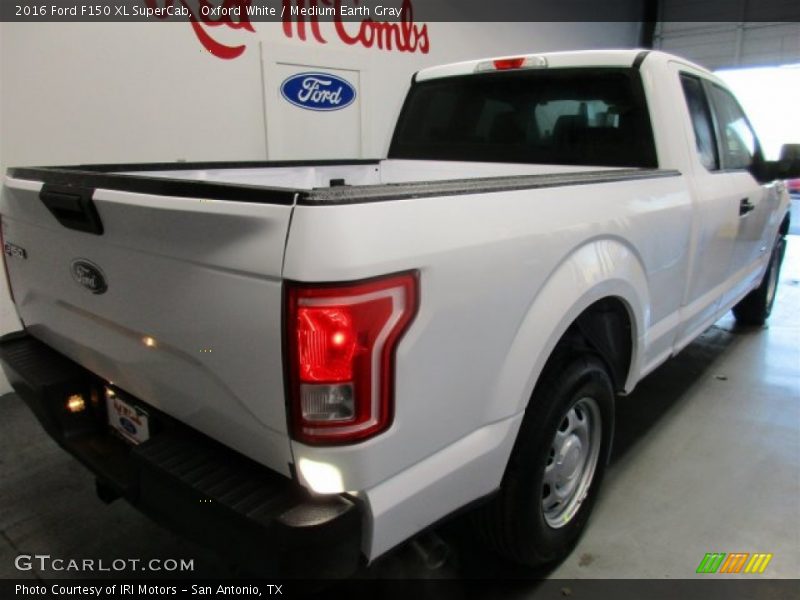 Oxford White / Medium Earth Gray 2016 Ford F150 XL SuperCab