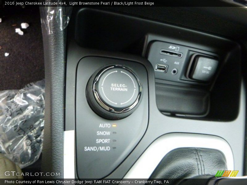 Light Brownstone Pearl / Black/Light Frost Beige 2016 Jeep Cherokee Latitude 4x4