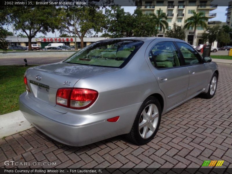 Brilliant Silver Metallic / Willow 2002 Infiniti I 35