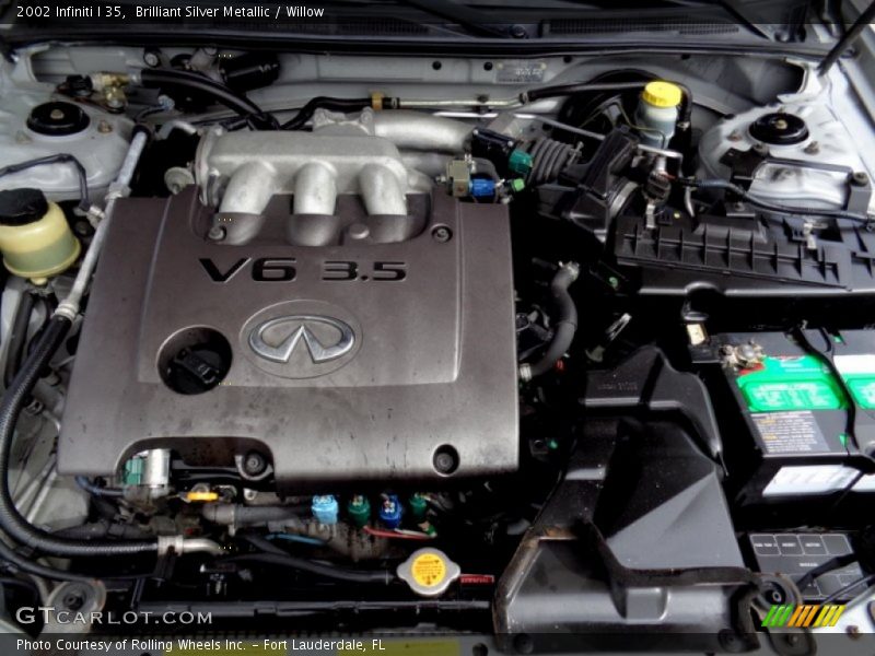 Brilliant Silver Metallic / Willow 2002 Infiniti I 35