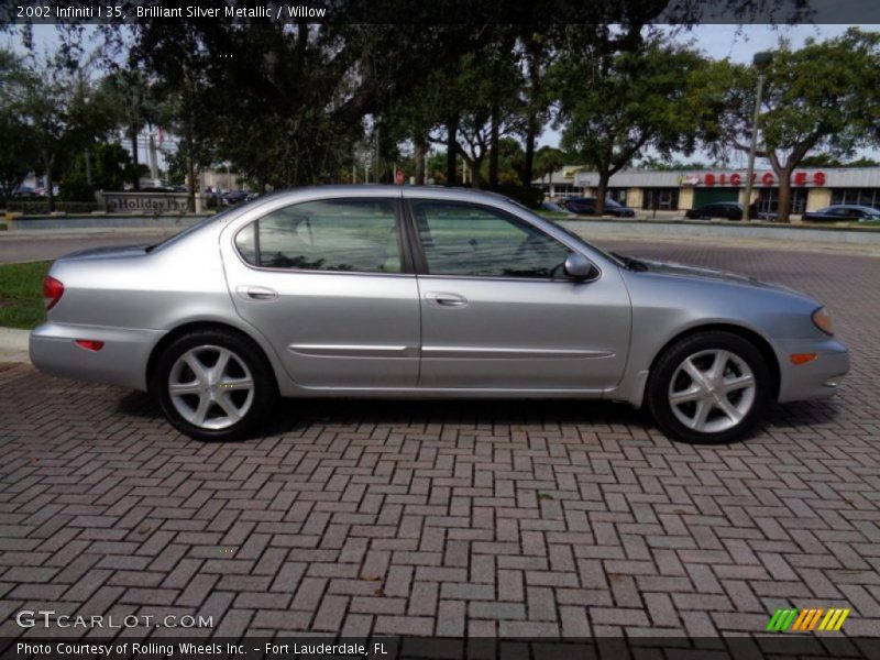 Brilliant Silver Metallic / Willow 2002 Infiniti I 35